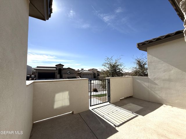 7467 SMUGGLERS GULCH Court, El Paso, TX 79911