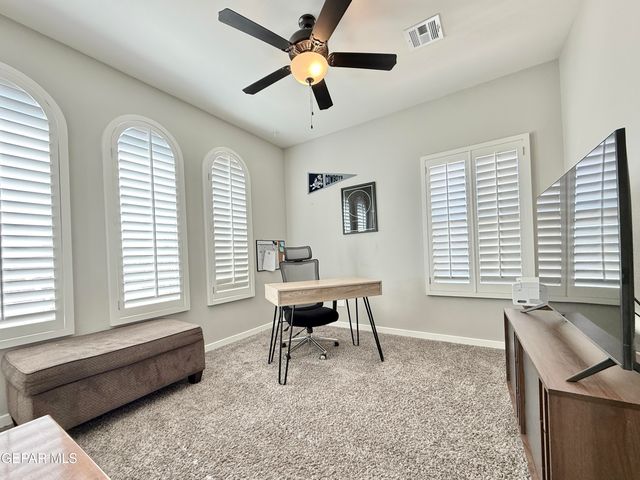 7467 SMUGGLERS GULCH Court, El Paso, TX 79911