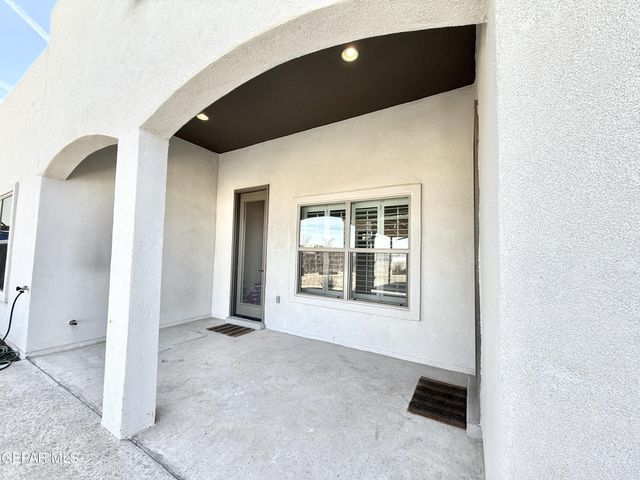 7467 SMUGGLERS GULCH Court, El Paso, TX 79911