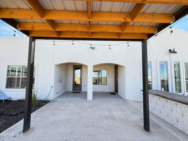 7467 SMUGGLERS GULCH Court, El Paso, TX 79911
