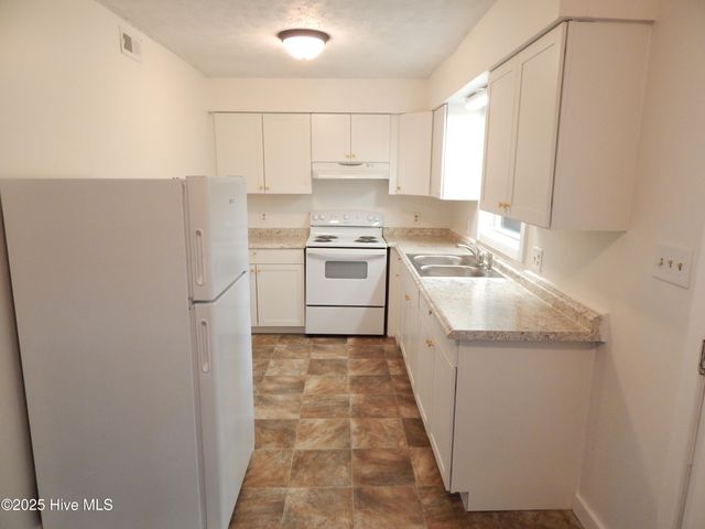 112 Ridge Place, Greenville, NC 27834