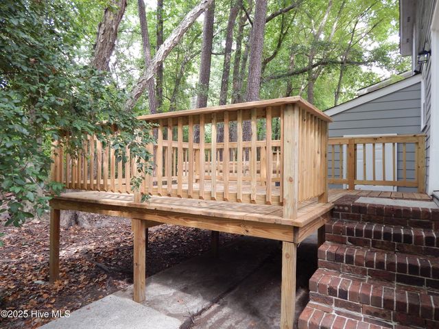 112 Ridge Place, Greenville, NC 27834