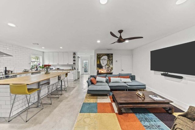 3016 Spanish Trail, Delray Beach, FL 33483