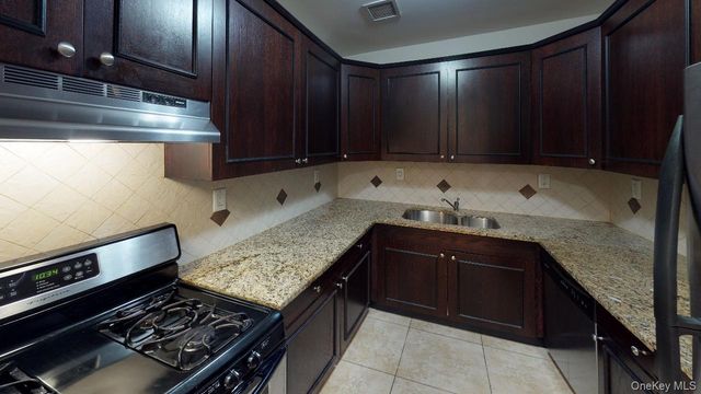 84-14 143rd Street 3F, Briarwood, NY 11435