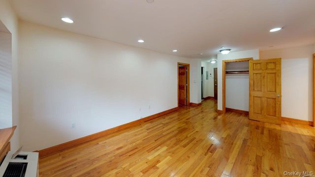 84-14 143rd Street 3F, Briarwood, NY 11435