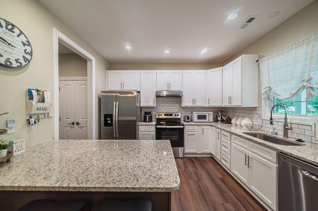 1725 N Friendship Road, Paducah, KY 42001
