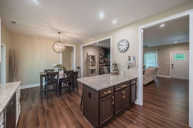 1725 N Friendship Road, Paducah, KY 42001