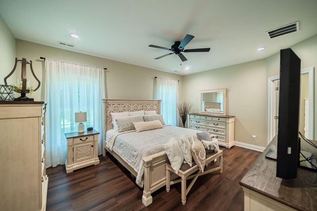 1725 N Friendship Road, Paducah, KY 42001