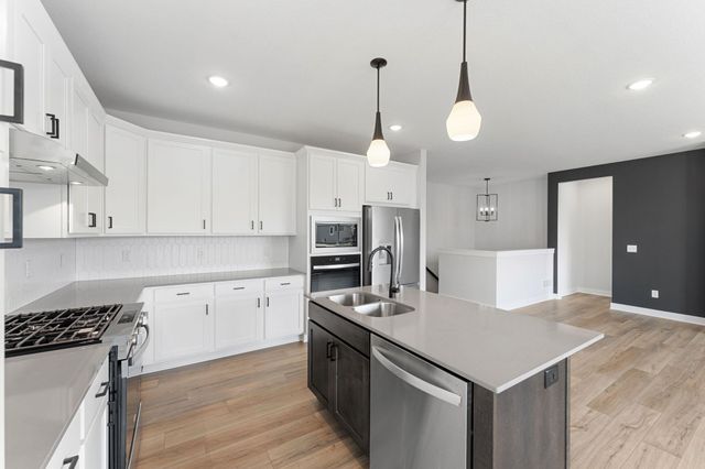 1566 Applegate Road, New Richmond, WI 54017