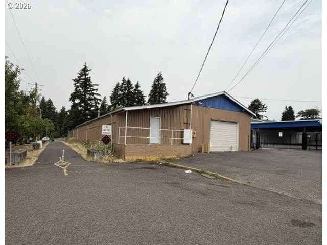 11307 Ne GLISAN St, Portland, OR 97220
