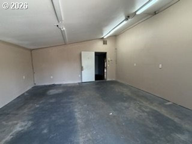 11307 Ne GLISAN St, Portland, OR 97220