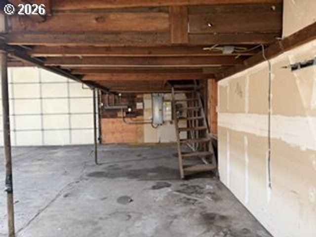 11307 Ne GLISAN St, Portland, OR 97220