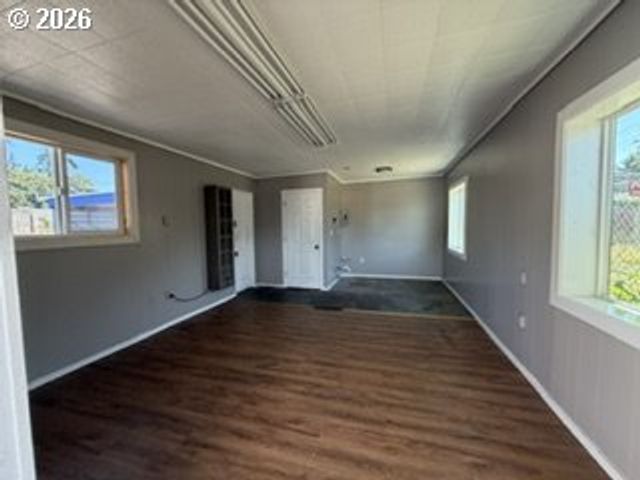 11307 Ne GLISAN St, Portland, OR 97220