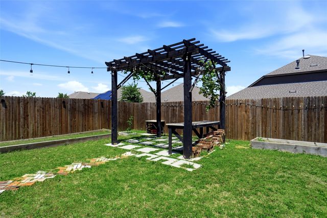 11225 Gold Pan Trail, Aubrey, TX 76227