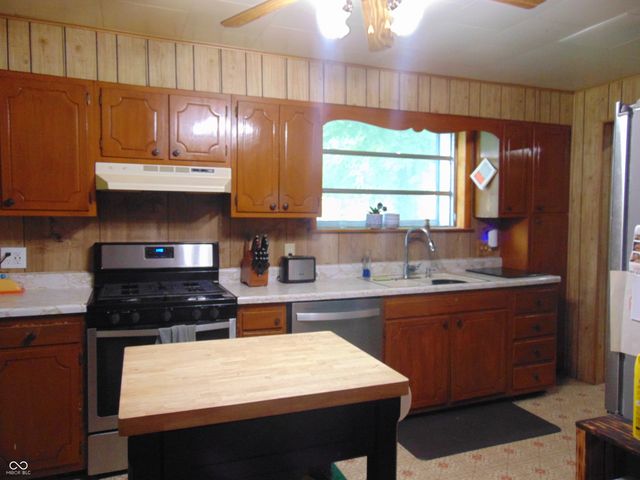 225 S Market Street, Thorntown, IN 46071
