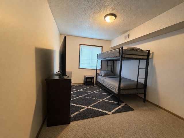 25 Lincoln Avenue 13, Iowa City, IA 52246