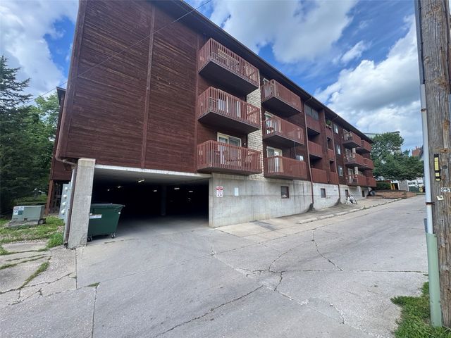 25 Lincoln Avenue 13, Iowa City, IA 52246