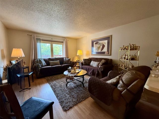 25 Lincoln Avenue 13, Iowa City, IA 52246