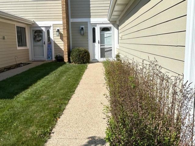 1092 E Cottonwood Way, Palatine, IL 60074
