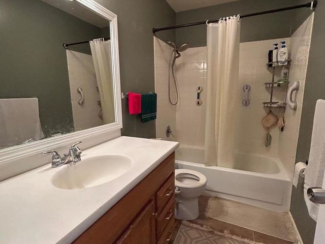 1092 E Cottonwood Way, Palatine, IL 60074