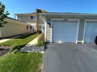 1092 E Cottonwood Way, Palatine, IL 60074