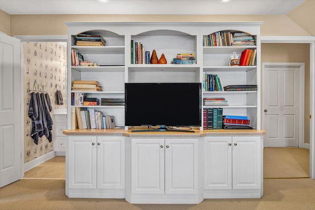 115 Sconset DR, Penhook, VA 24137