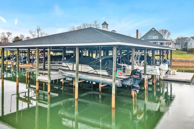 115 Sconset DR, Penhook, VA 24137