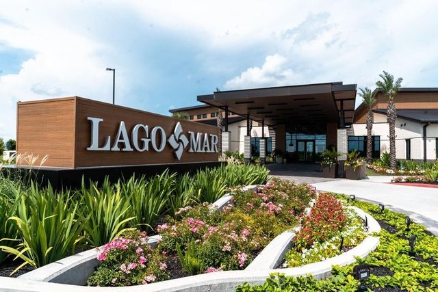2517 Lago Costa Drive, Texas City, TX 77568