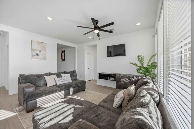 2517 Lago Costa Drive, Texas City, TX 77568