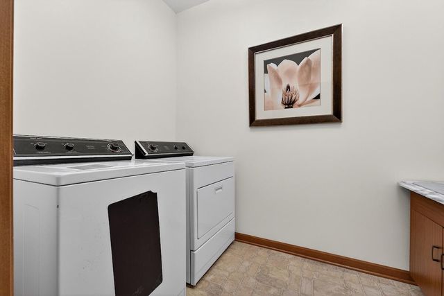 4812 S 39th STREET, Greenfield, WI 53221