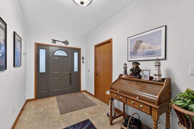 4812 S 39th STREET, Greenfield, WI 53221