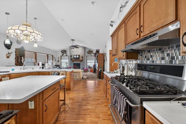 4812 S 39th STREET, Greenfield, WI 53221