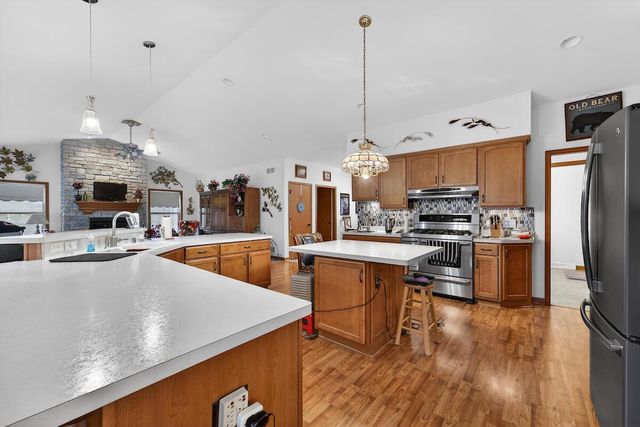 4812 S 39th STREET, Greenfield, WI 53221