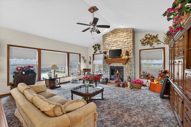 4812 S 39th STREET, Greenfield, WI 53221