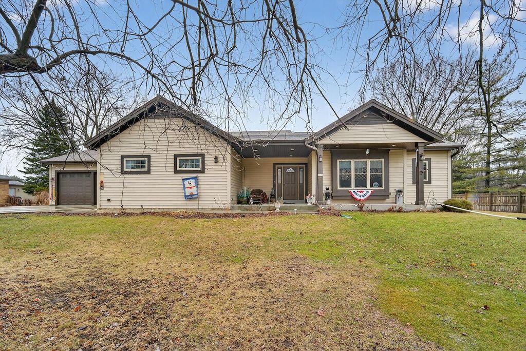 4812 S 39th STREET, Greenfield, WI 53221