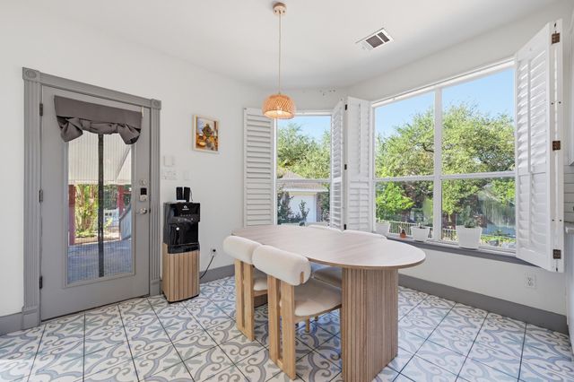 10011 Brightling LN, Austin, TX 78750