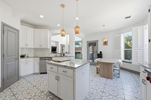 10011 Brightling LN, Austin, TX 78750
