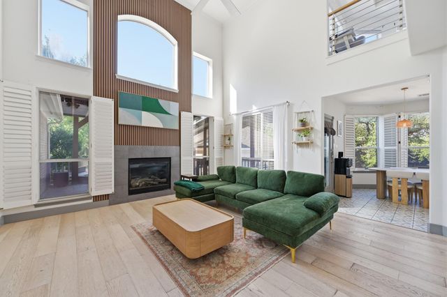 10011 Brightling LN, Austin, TX 78750