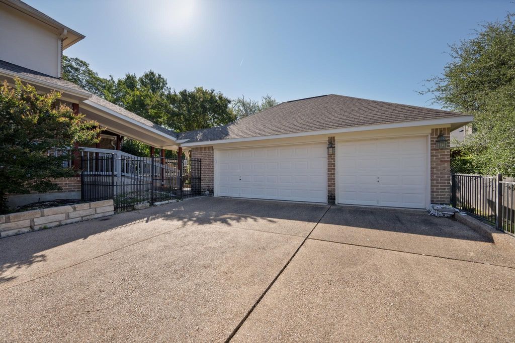 10011 Brightling LN, Austin, TX 78750