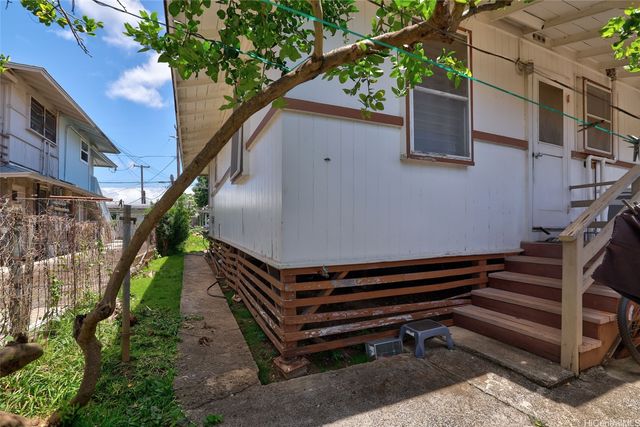 98-163 Kaluamoi Place, Pearl City, HI 96782