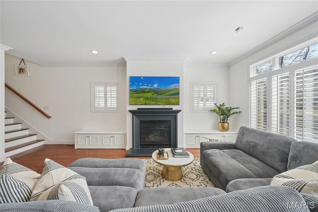 34 Burroughs Lane, St Louis, MO 63124