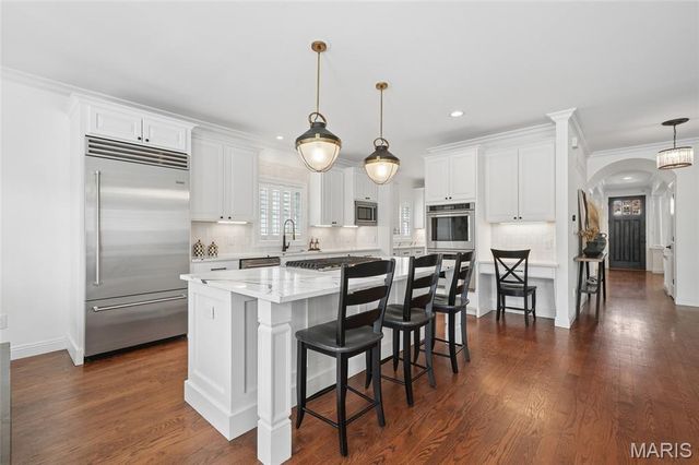 34 Burroughs Lane, St Louis, MO 63124