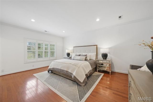 34 Burroughs Lane, St Louis, MO 63124