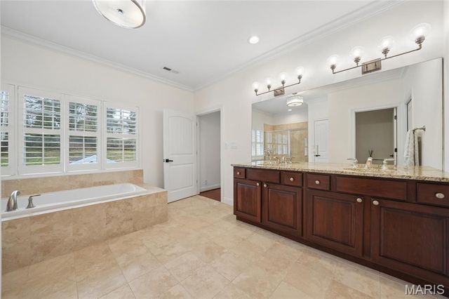 34 Burroughs Lane, St Louis, MO 63124