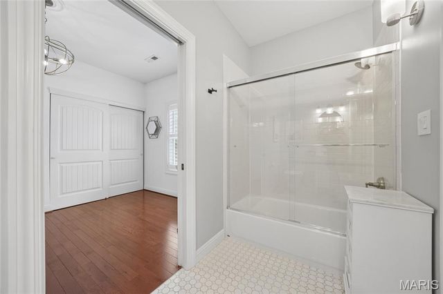 34 Burroughs Lane, St Louis, MO 63124