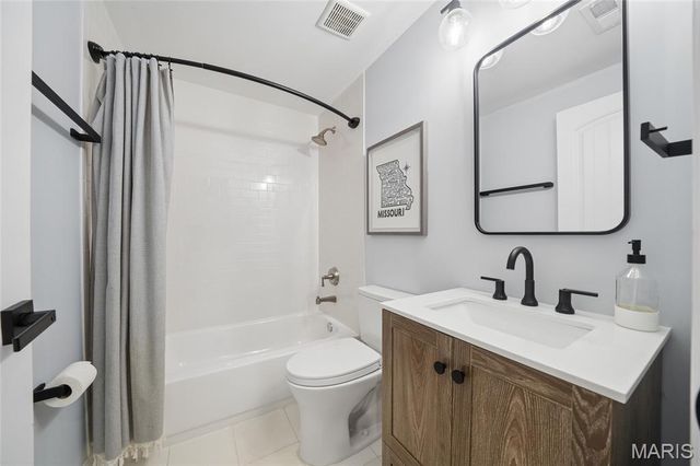 34 Burroughs Lane, St Louis, MO 63124