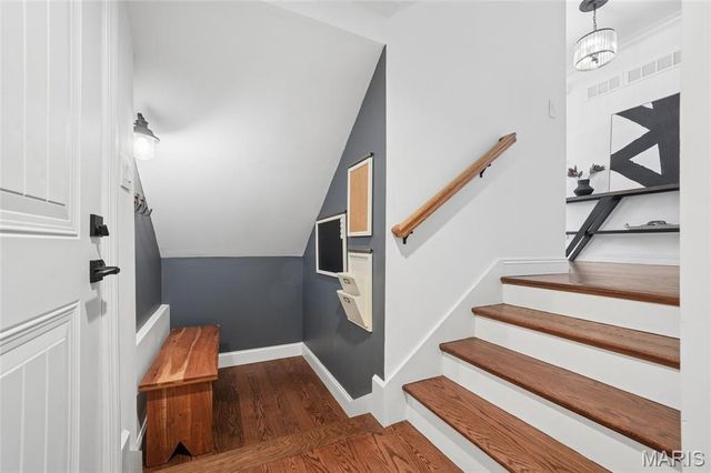 34 Burroughs Lane, St Louis, MO 63124