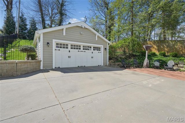 34 Burroughs Lane, St Louis, MO 63124