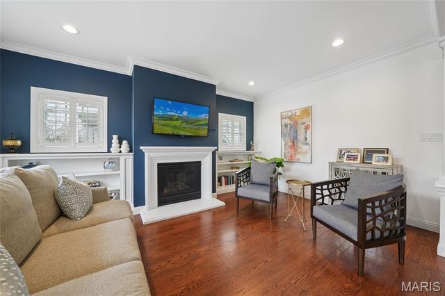 34 Burroughs Lane, St Louis, MO 63124