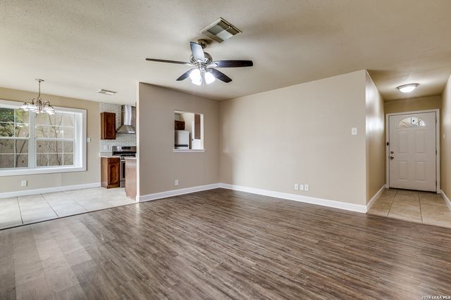 7114 SPRING MORNING ST, San Antonio, TX 78249